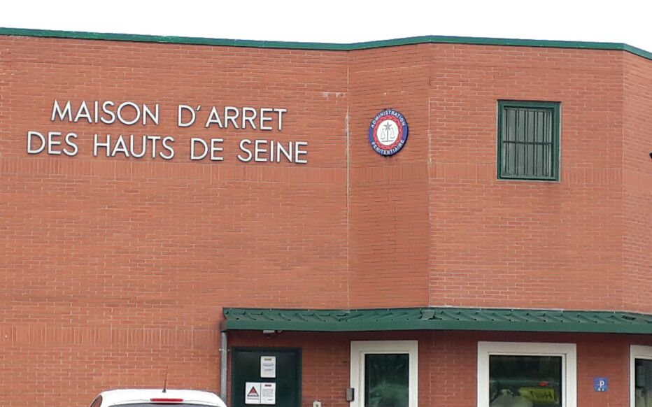 Façade de la maison d'arrêt des Hauts-de-Seine